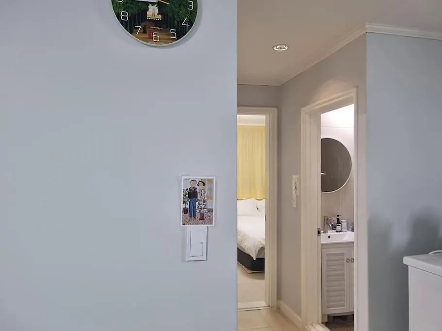 Hygge In Sinchon Apartment Seoul