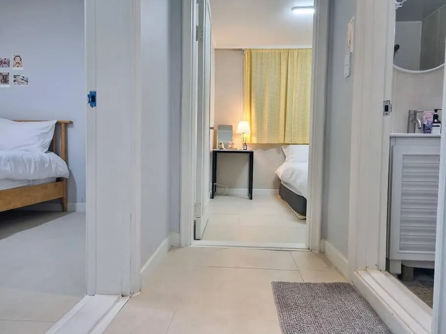 Hygge In Sinchon Apartment Seoul