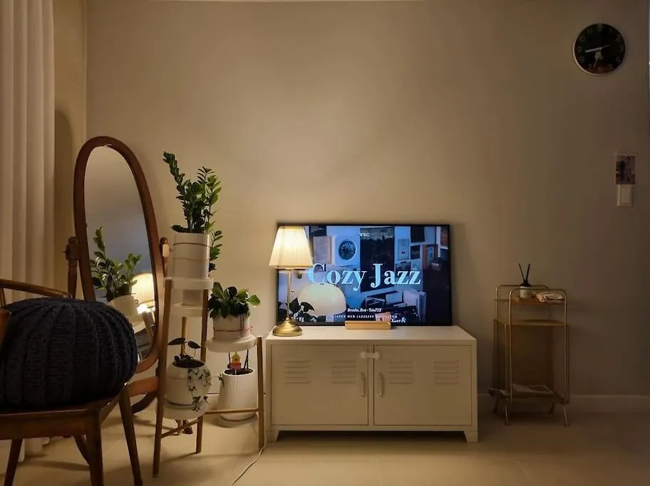 Hygge In Sinchon Apartment Seoul