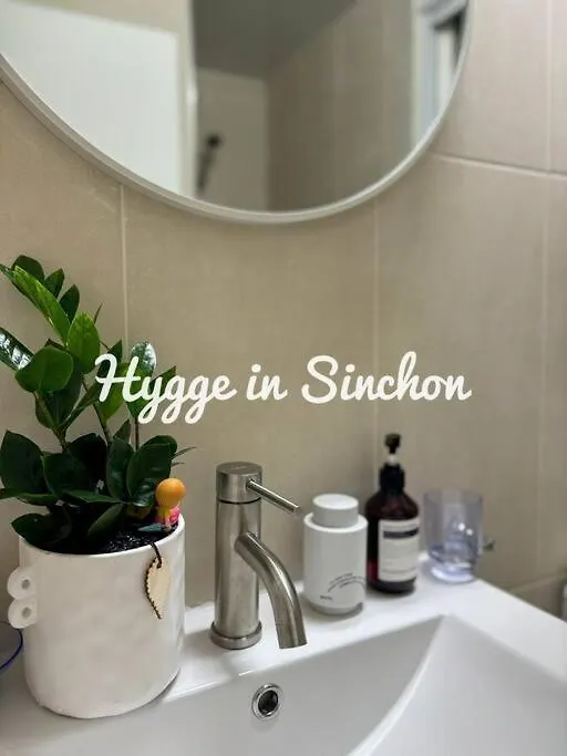 Hygge In Sinchon Apartment Seoul