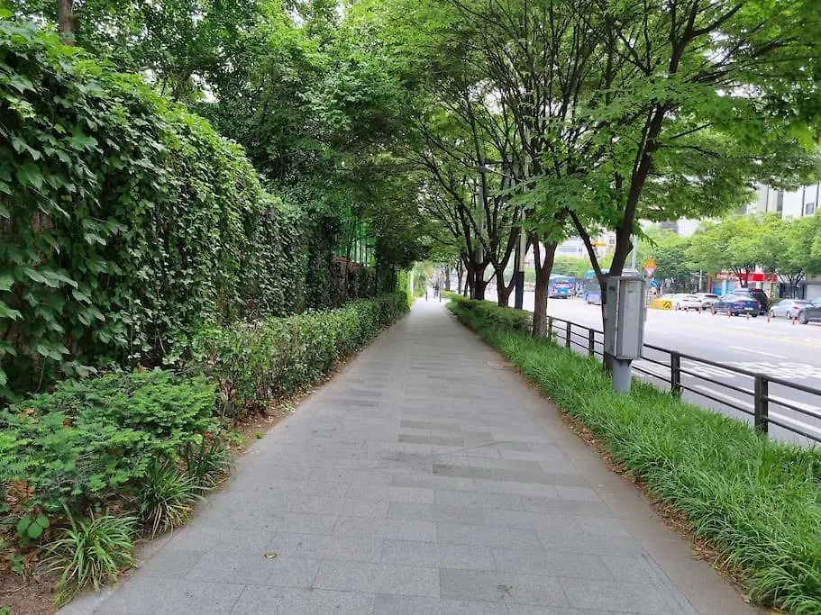 Hygge In Sinchon Apartment Seoul